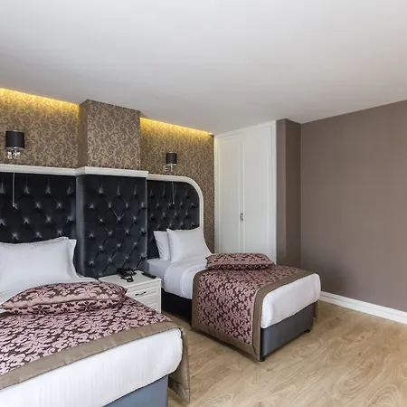 Hotel Dencity & 4*